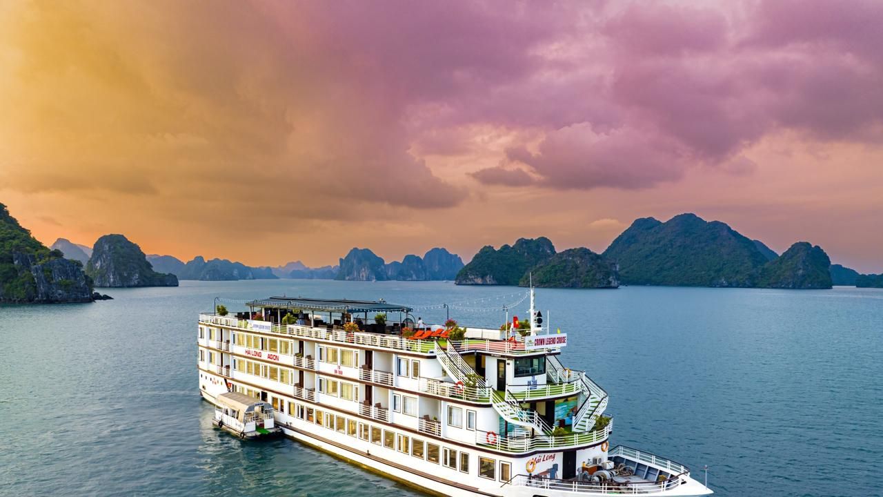 CROWN LEGEND CRUISE halong