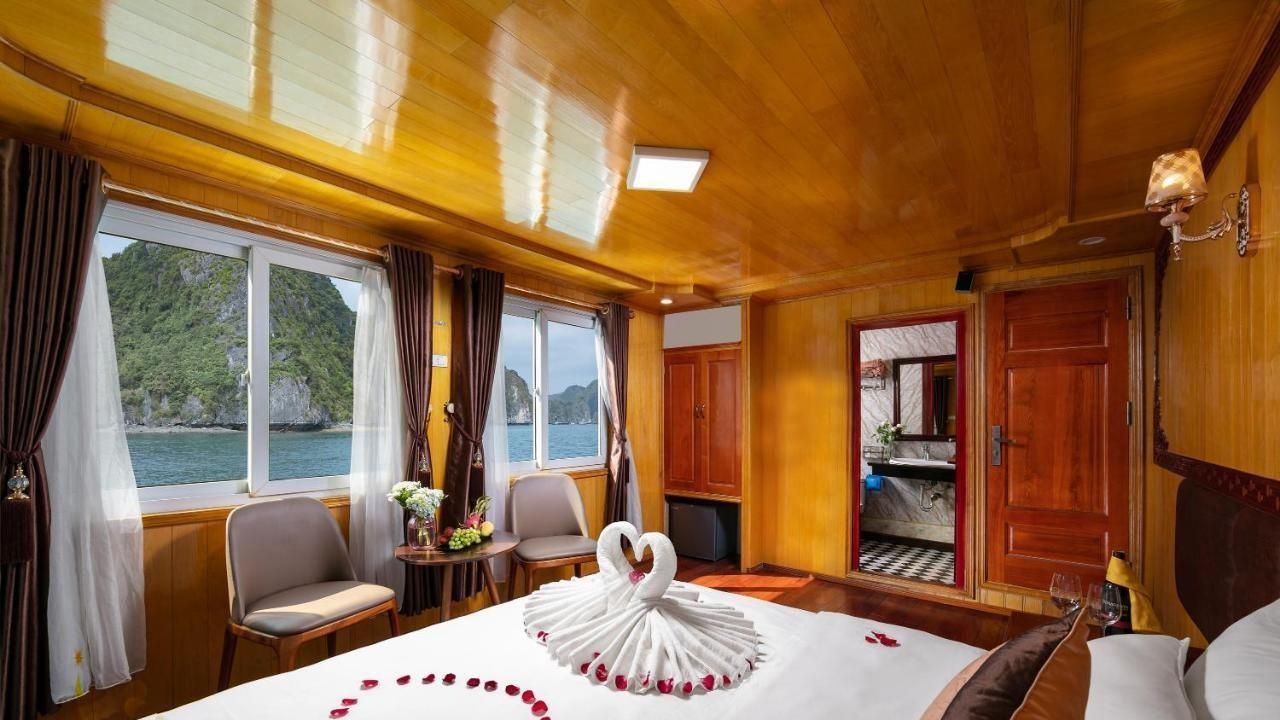 Sunlight Premium Cruise Halong Bay