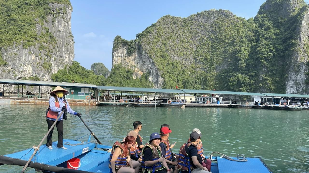 Wego Halong Bay day cruise