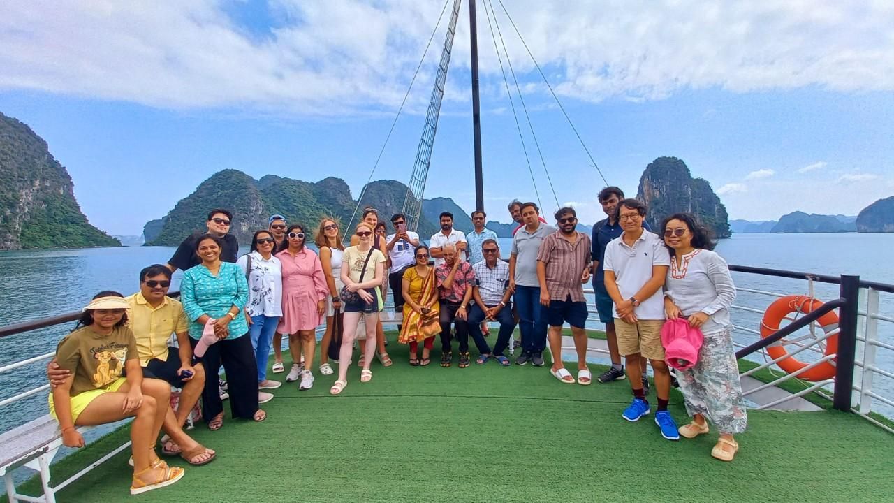 Wego Halong Bay day cruise