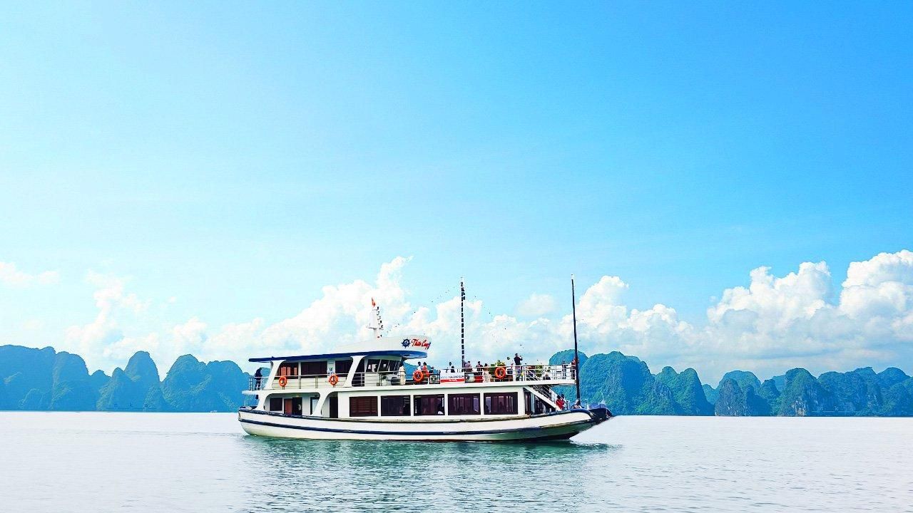 Wego Halong Bay day cruise