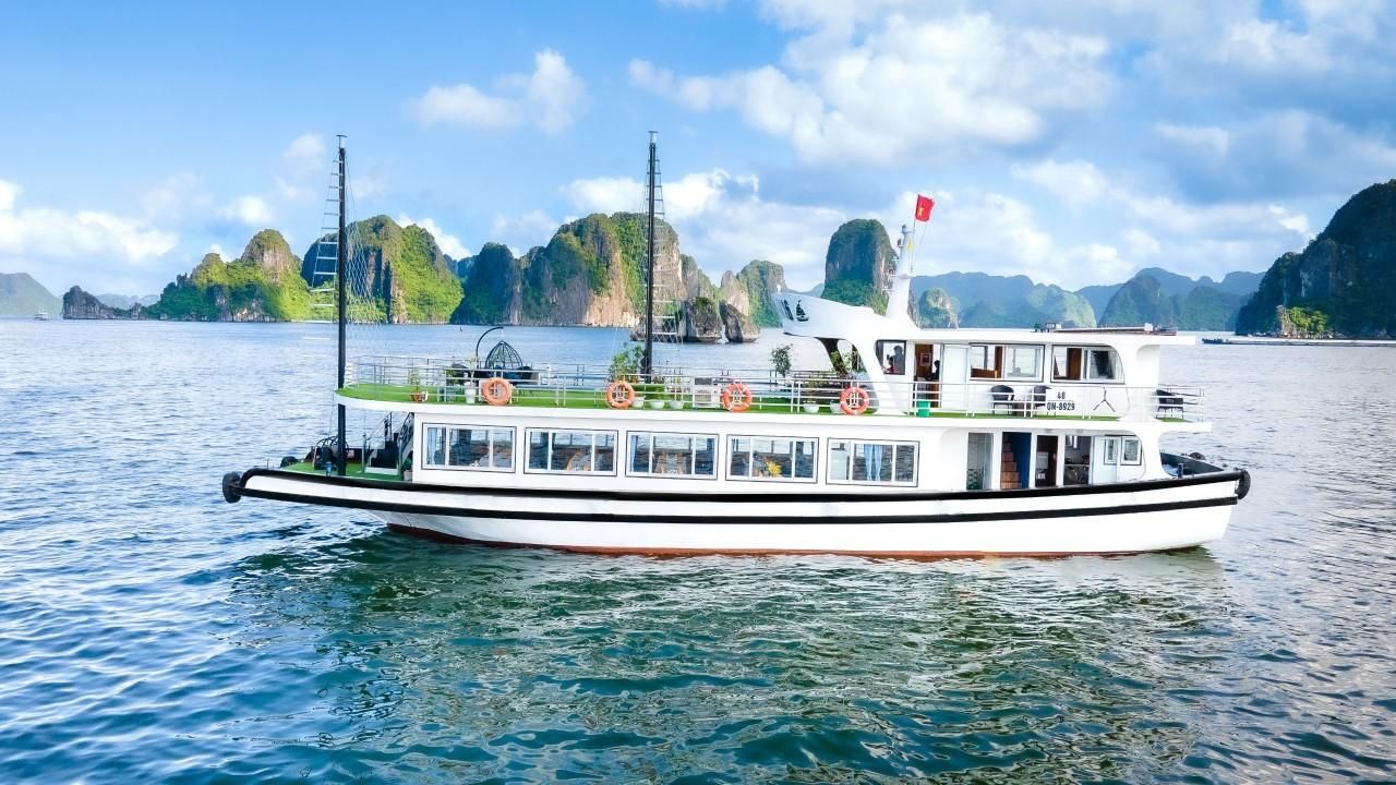 Wego Halong Bay day cruise