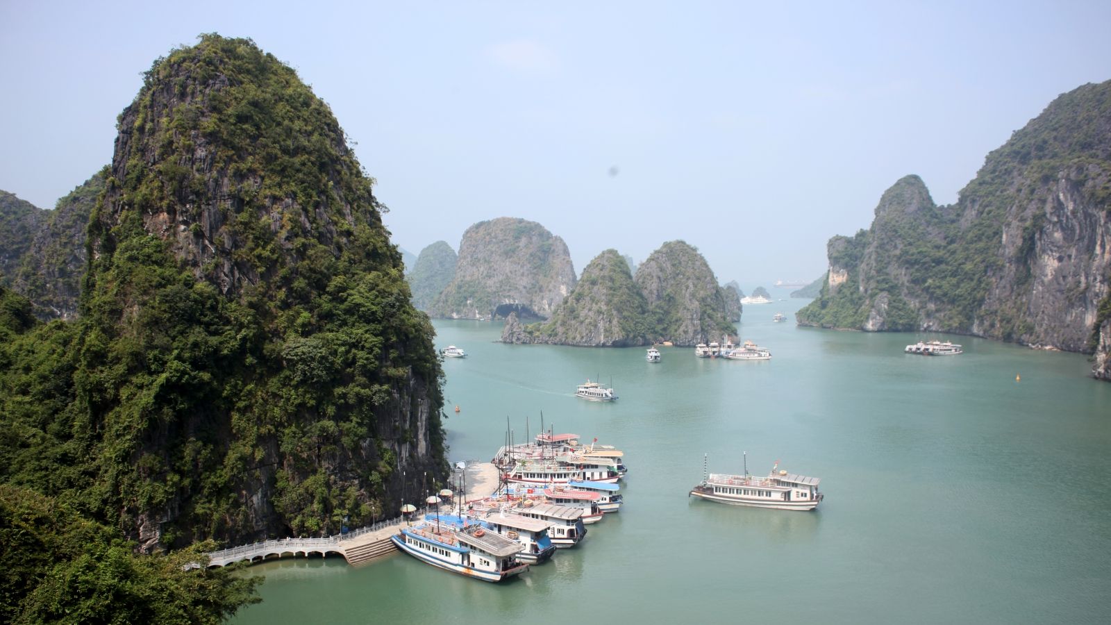 Halong Bay beauty in Vietnam from above with top 5 cruises