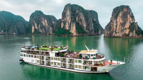 AQUAMARINE cruise Halong Bay