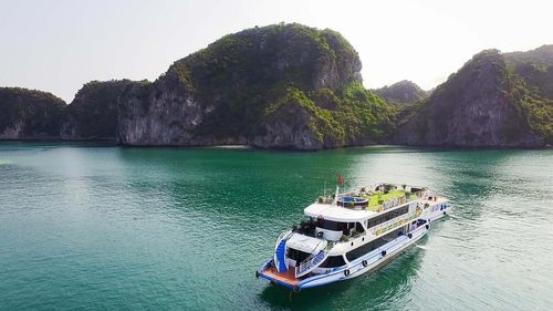 Halong Bay Vera Day Cruise