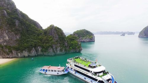 Halong Bay Vera Day Cruise