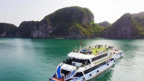 Halong Bay Vera Day Cruise