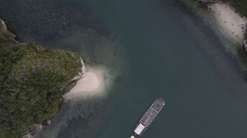 La Regina Classic Cruise in Bai Tu Long Bay, Vietnam