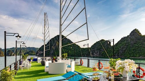 Sonata Day Cruise Halong Bay, Vietnam