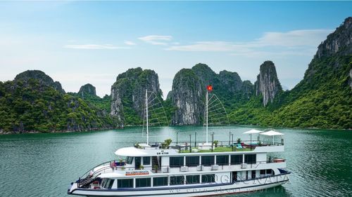 Sonata Day Cruise Halong Bay, Vietnam